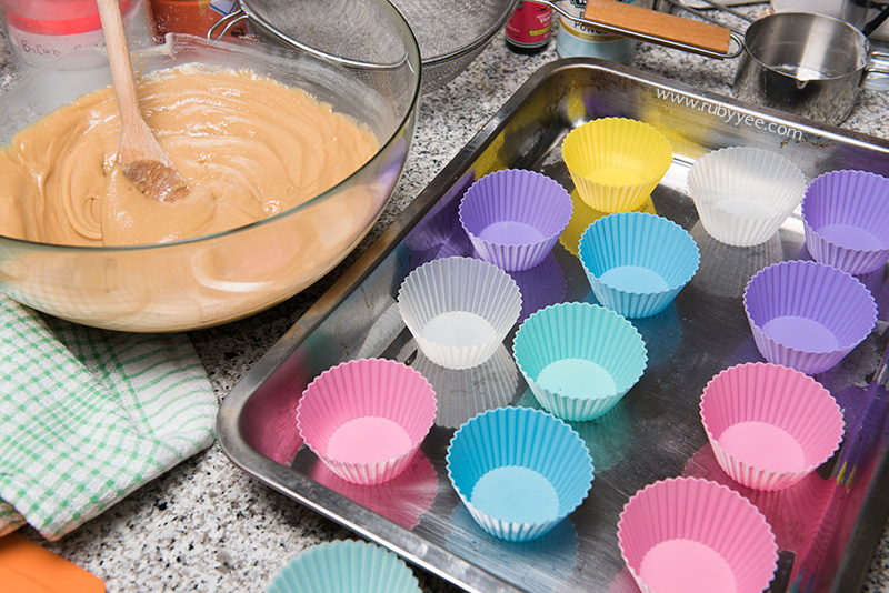 Peanut Butter Cupcakes | www.rubyyee.com